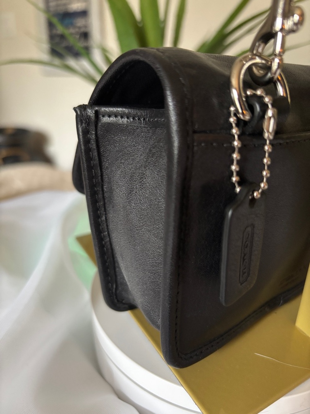 Vintage Coach Legacy Penny Crossbody with Turn-Lock Closure - Picture 4 of 17